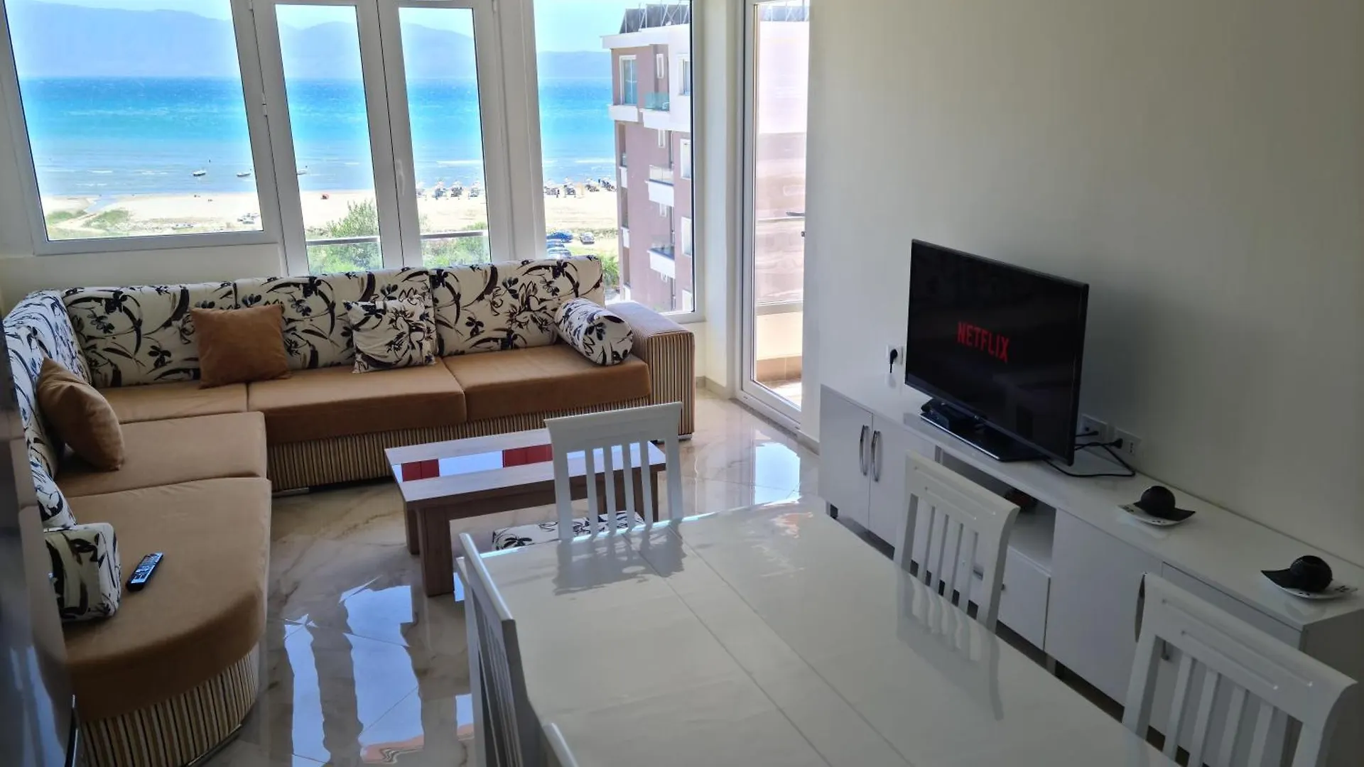 Panoramic Apartment Wlora